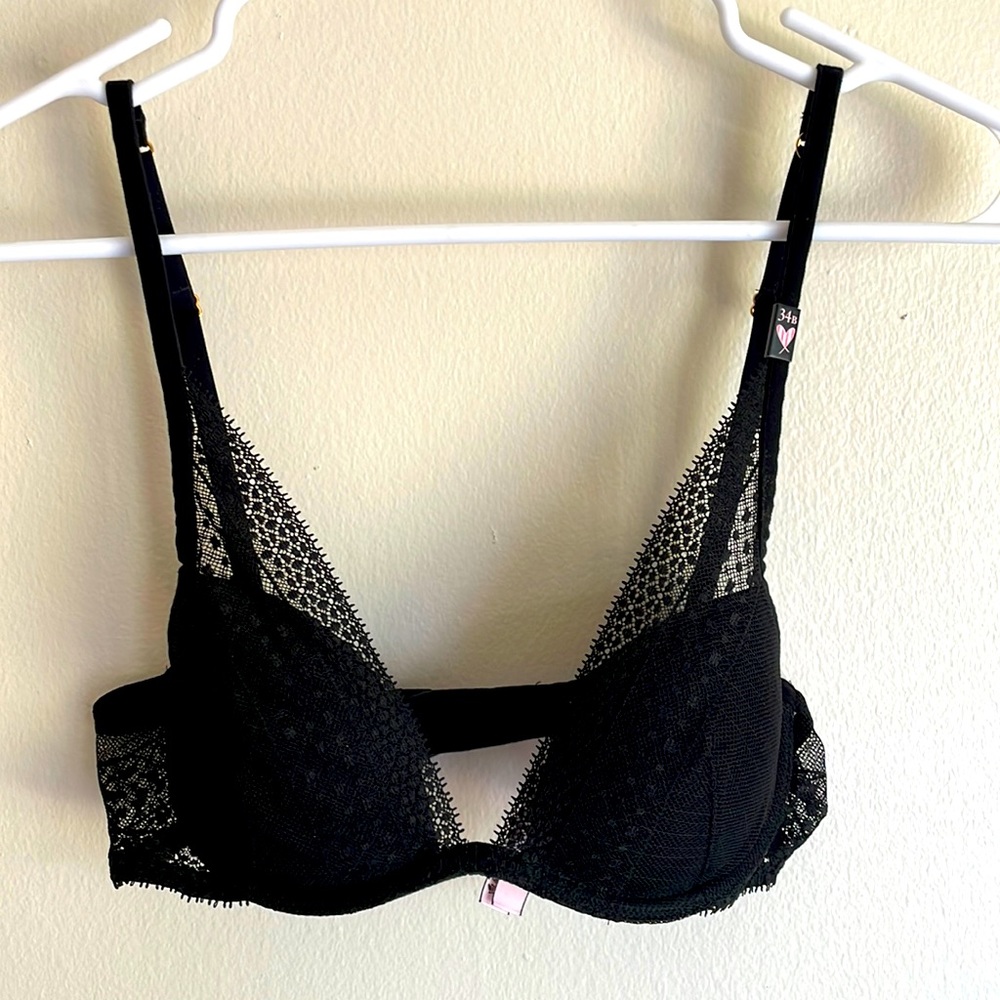 NWT Victoria’s Secret Black Lace Bra